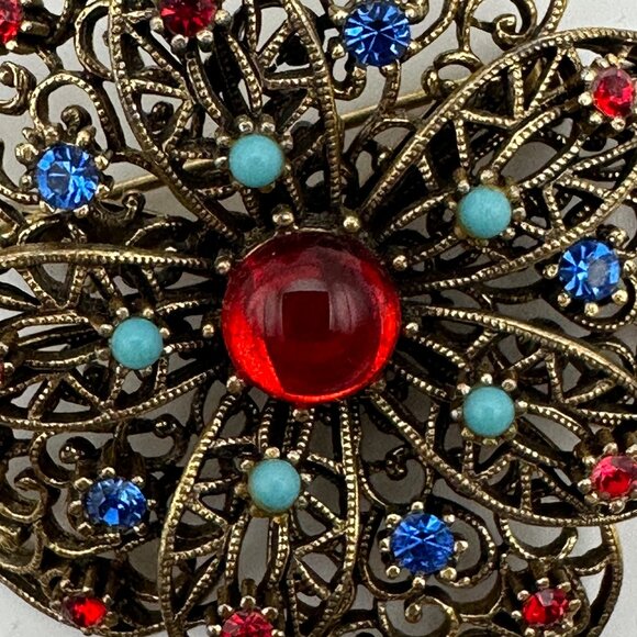 Vintage sparkly filigree brooch for the eclectic gal - Picture 2 of 3